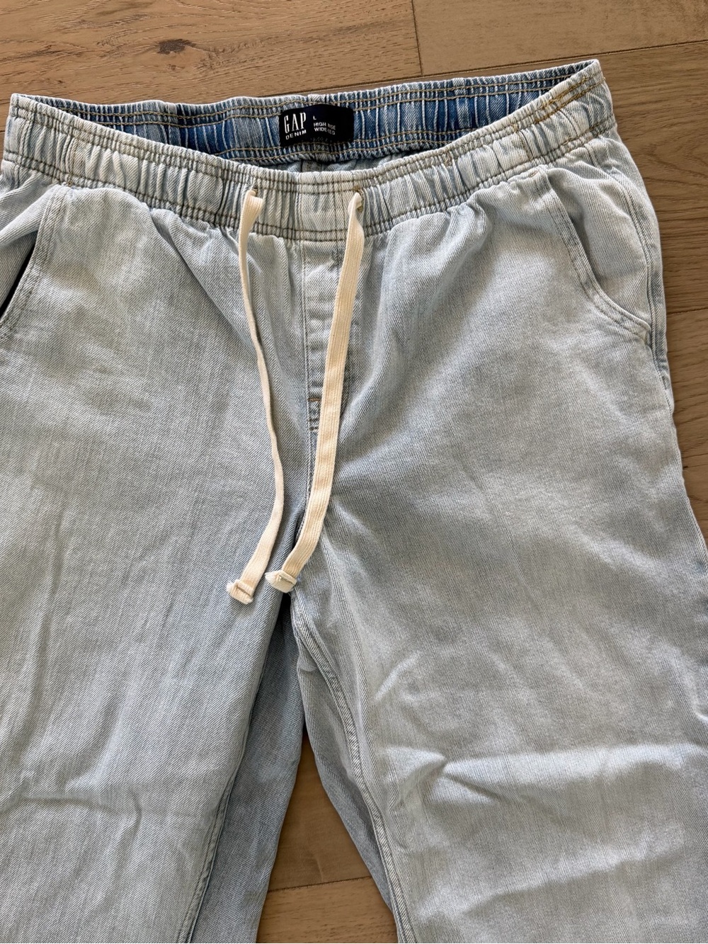Gap High Rise Wide Leg Light Wash Relaxed Jeans with Drawstring - Large - NWOT - Picture 5 of 6